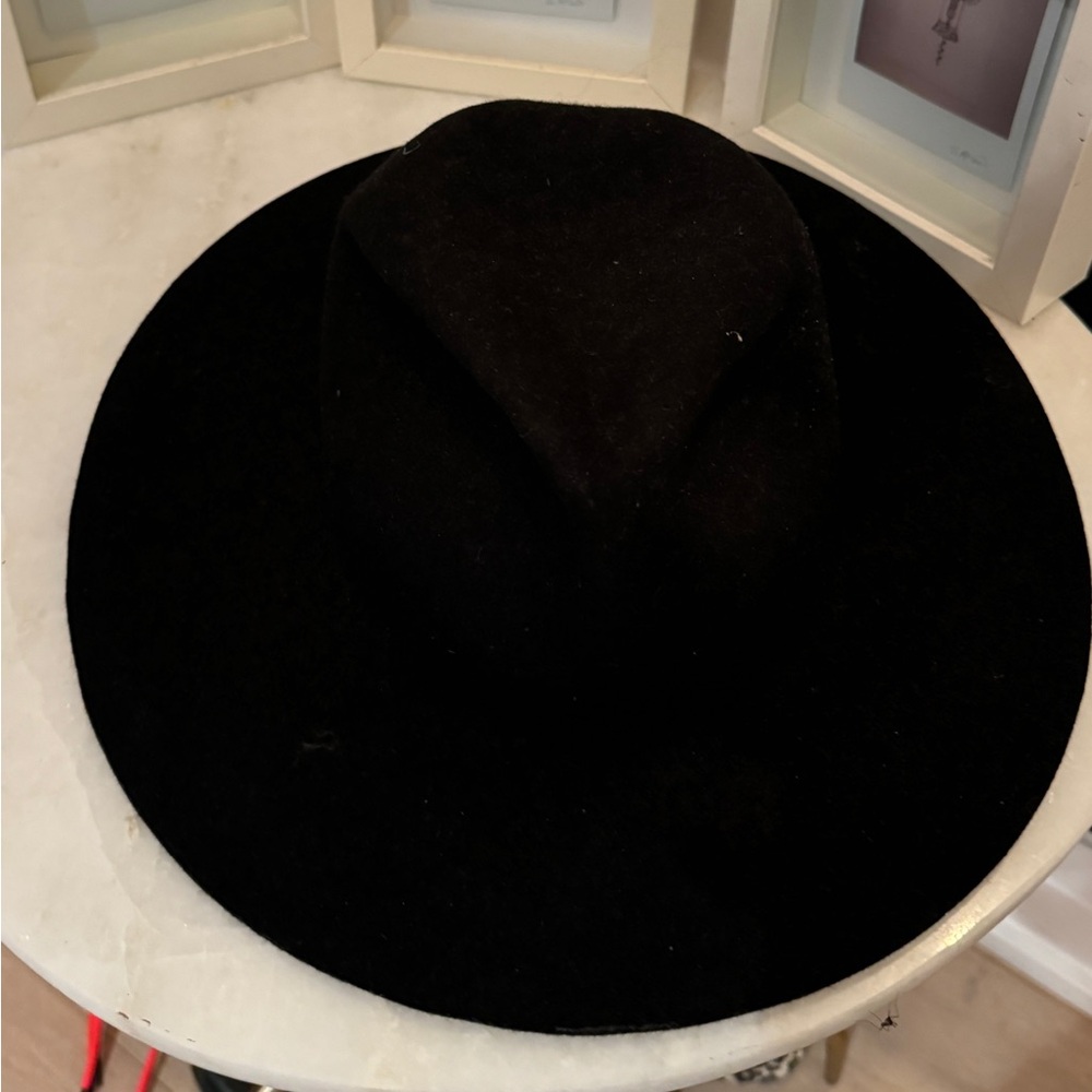 Brim Hat 🎩